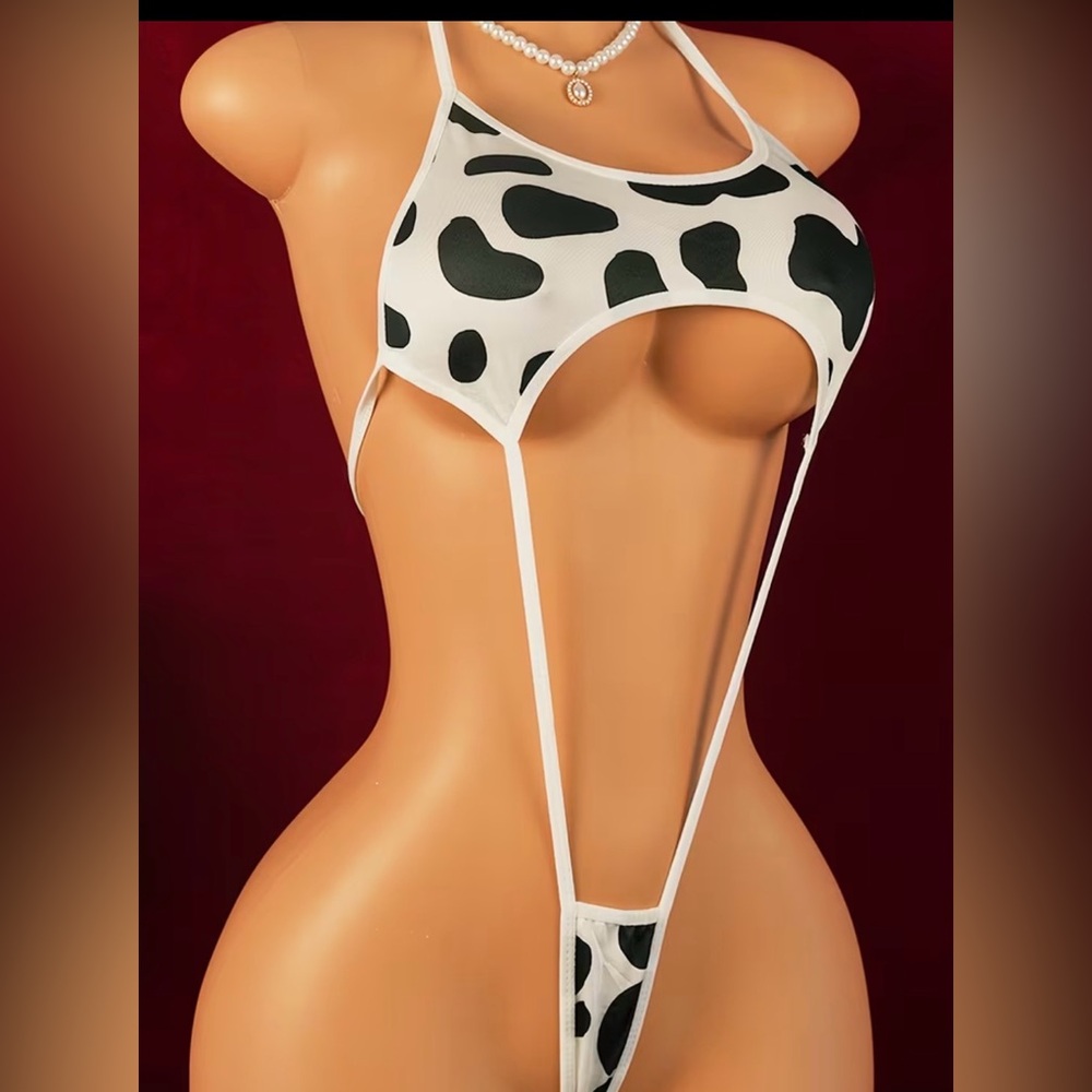 Stylish Black and White Halter Bodysuit - Picture 3 of 12